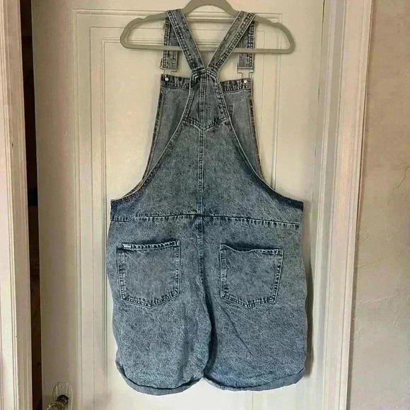 Like New! City Chic Medium Wash Jean Denim Overalls 18 Plus Size Summer Shorts - Picture 7 of 9